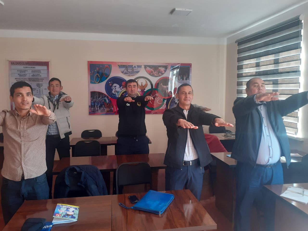 BES MINUTALIQ GIMNASTIKA