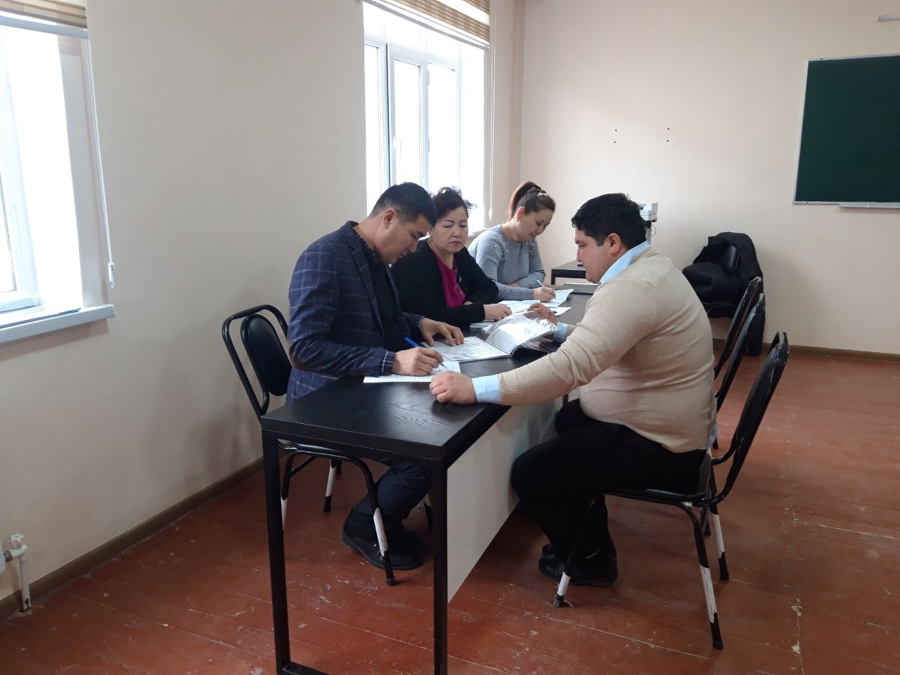 Tinglovchilarning kasbiy faoliyati oʻrganib chiqilmoqda