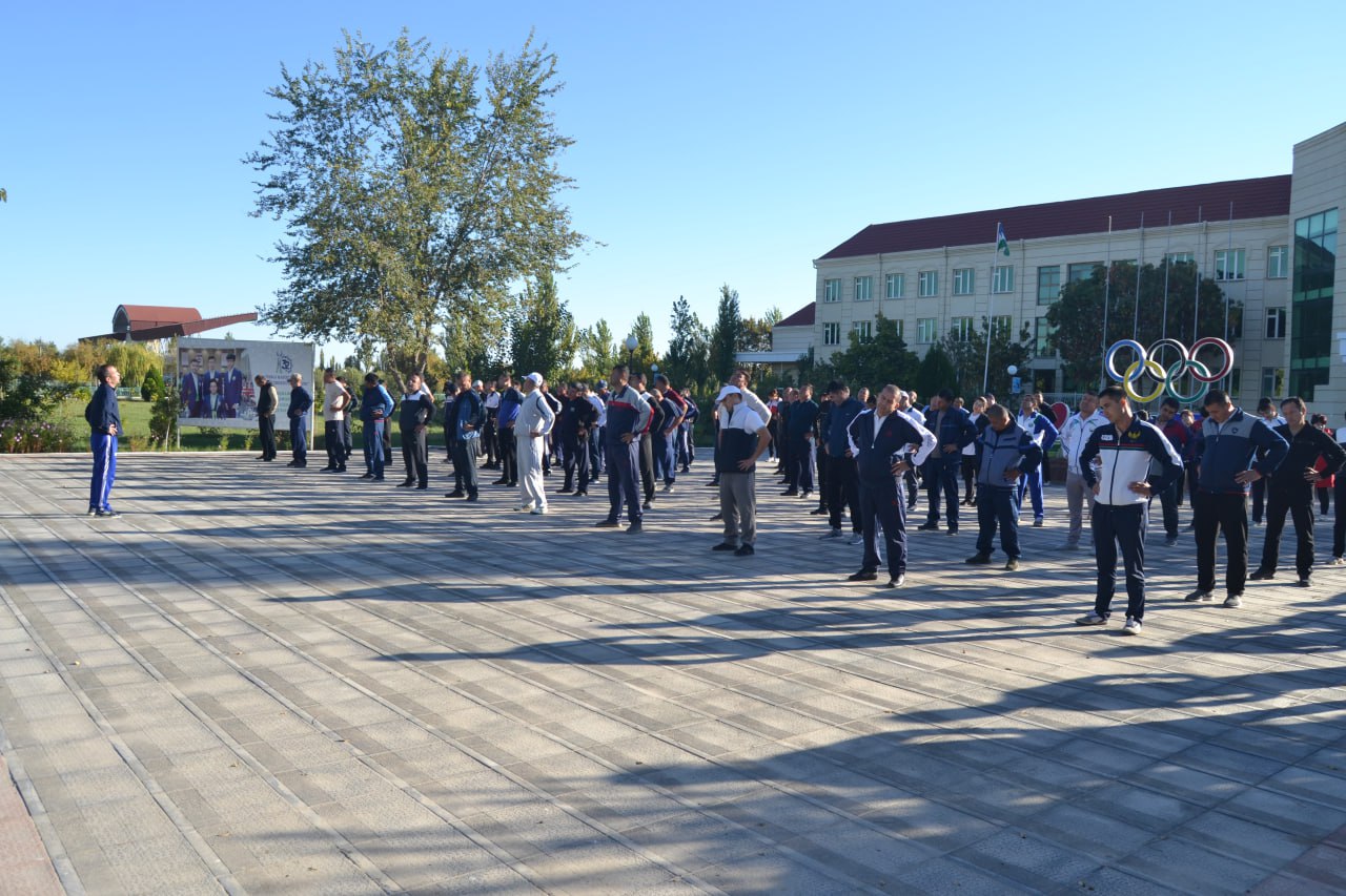 Nukus filiali tinglovchilari uchun Xorazm Olimpiya va paralimpiya sport turlariga tayyorlash markazida ertalabki badantarbiya mashg‘ulotlari  tashkil etilmoqda