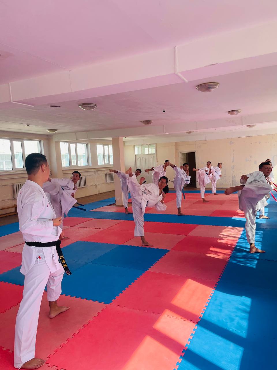 Nukus filialida Nukus shahar 1-son sport maktabi karate bazasida mahorat darsi tashkil etildi.