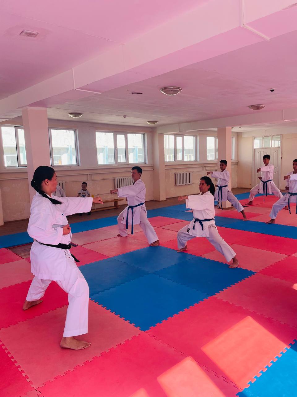 Nukus filialida Nukus shahar 1-son sport maktabi karate bazasida mahorat darsi tashkil etildi.