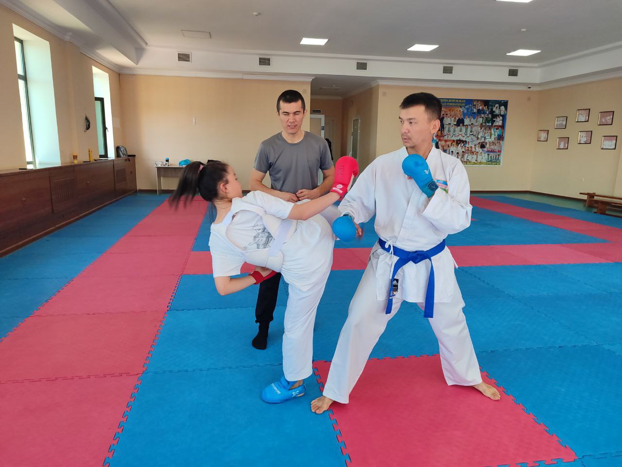 Nukus filialining “Karate WKF” guruhi tinglovchilariga Sport mashg‘uloti nazariyasi va uslubiyati modulidan amaliy dars tashkil qilindi.