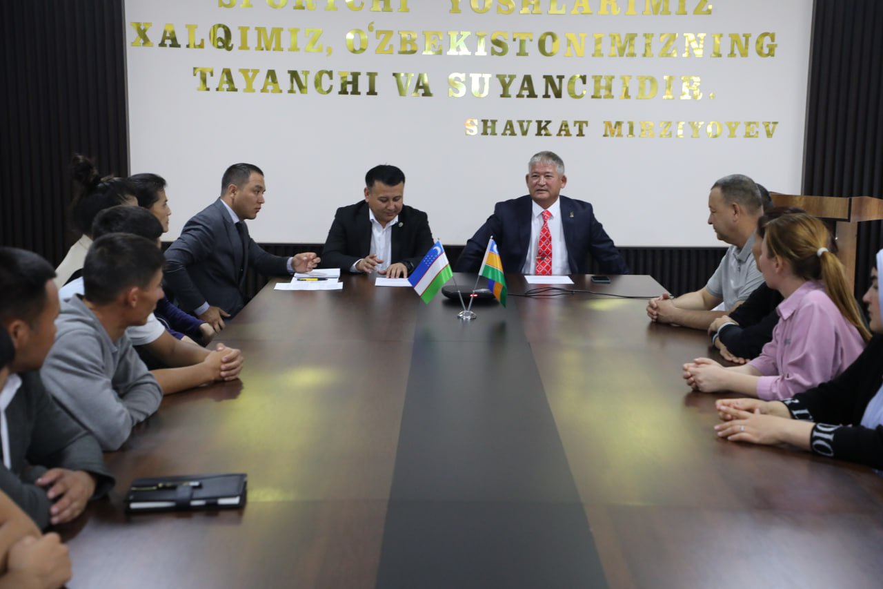 Nukus filialida davra suhbati tashkil etildi