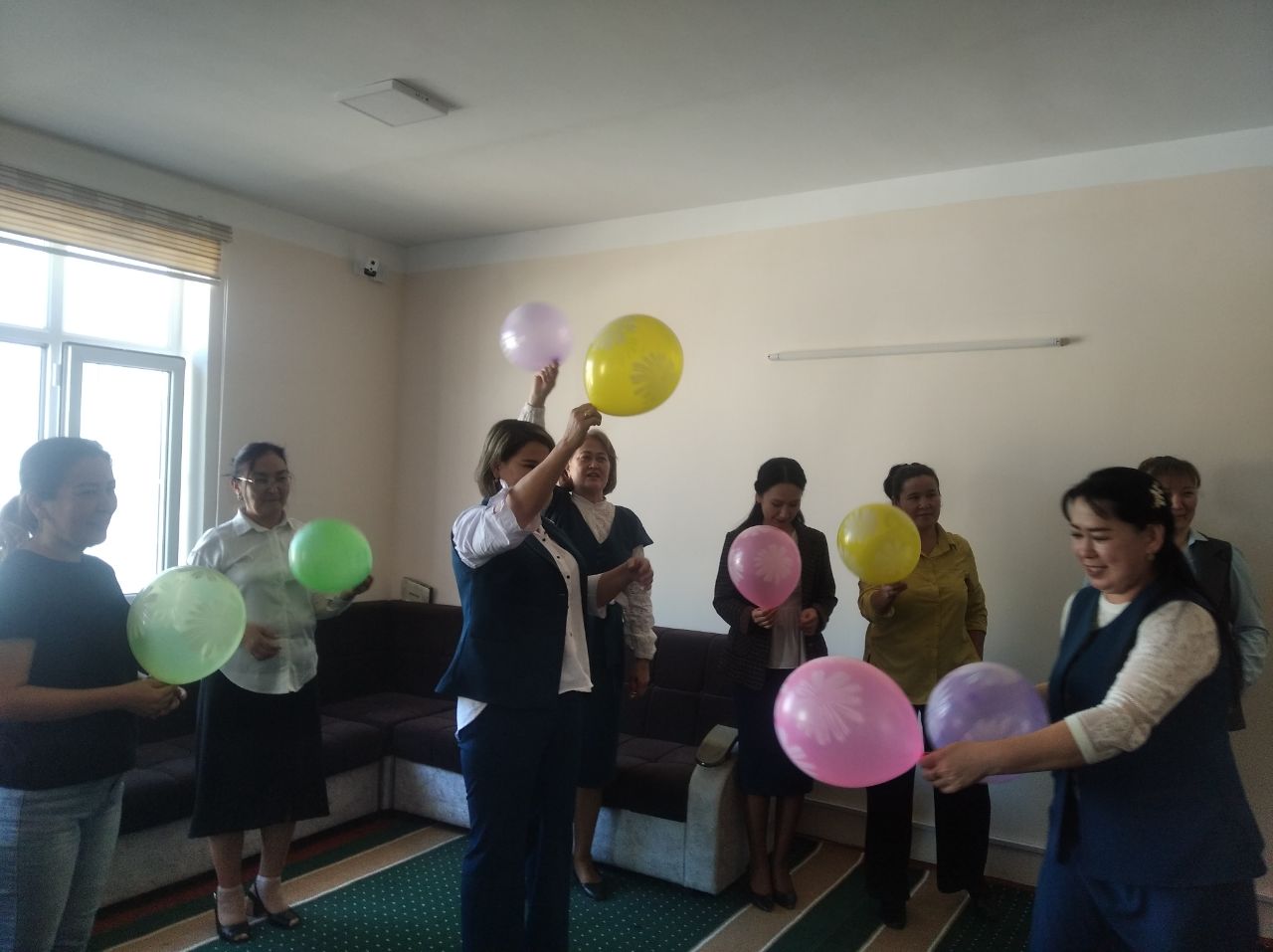 Nukus filialida “STRESS-ALOMATLARI va oldini olish” mavzusida psixologik seminar trening tashkil etildi