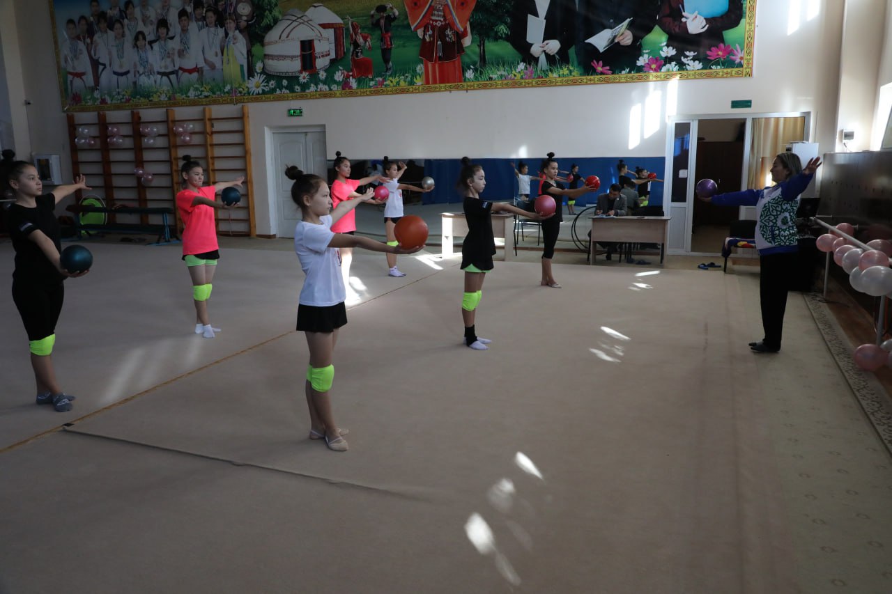 Nukus shahar Respublika gimnastika sport turlari bo‘yicha ixtisoslashtirilgan sport maktabi Badiiy gimnastika bazasida mahorat darsi tashkil etildi