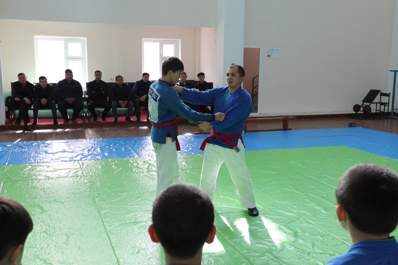 Qoraqalpog‘iston Respublikasi Yakka kurash sport turlariga ixtisoslashtirilgan sport maktabi kurash bazasida mahorat darsi tashkil etildi