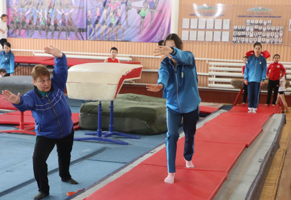Nukus shahar Gimnastika sport turlariga ixtisoslashtirilgan sport maktabida “Trampolin” sport turidan mahorat darsi tashkil etildi.