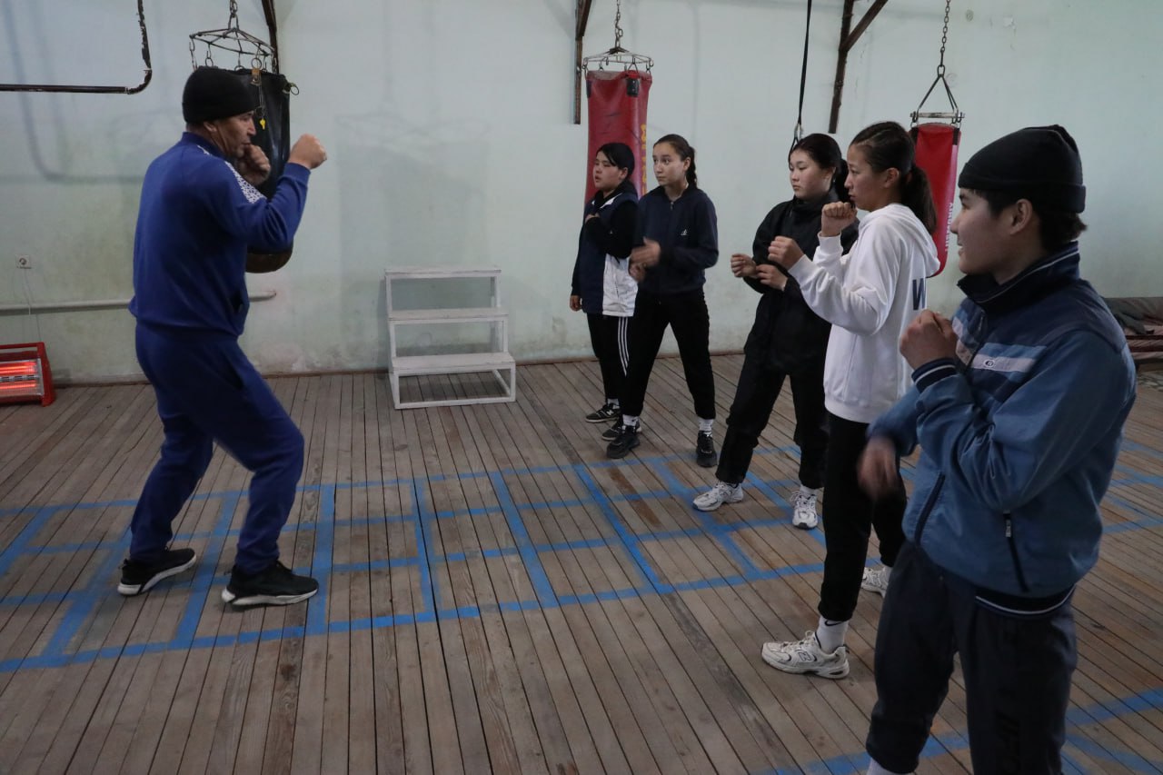 Olimpiya va milliy sport turlari bo‘yicha Nukus oliy sport maxorati maktabida mahorat darsi tashkil etildi.