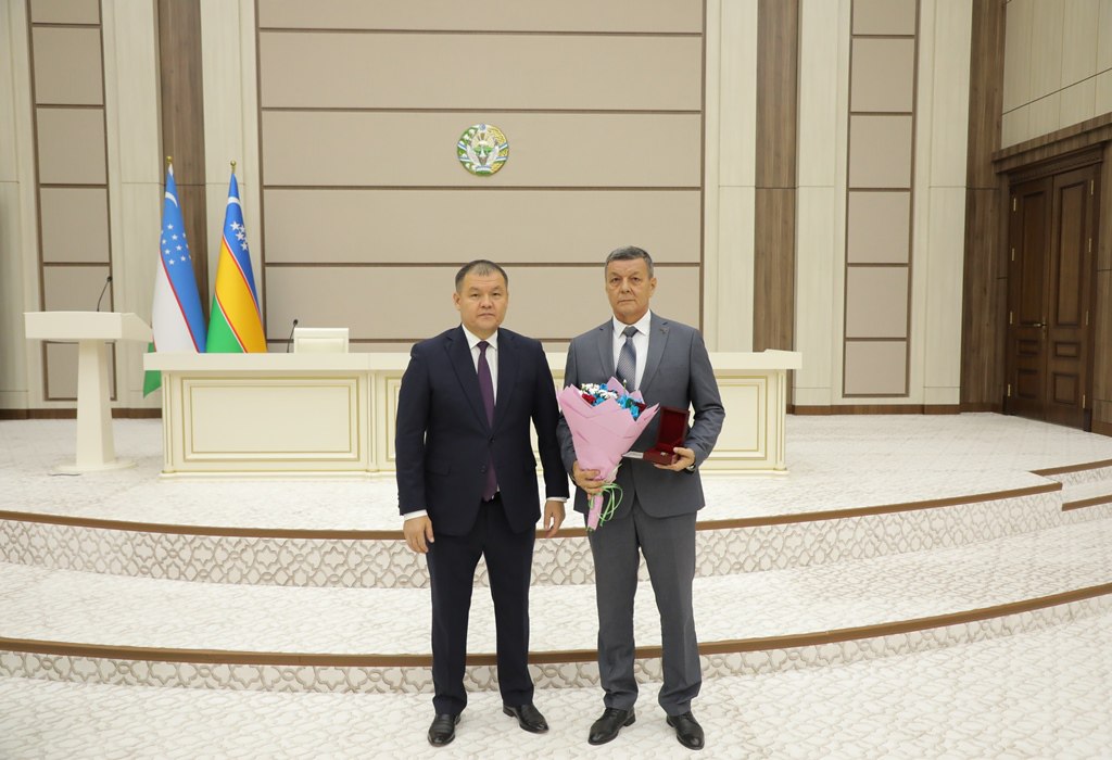 Nukus filiali o‘qituvchisi “Vatan fidoyisi” ko‘krak nishoni bilan taqdirlandi.