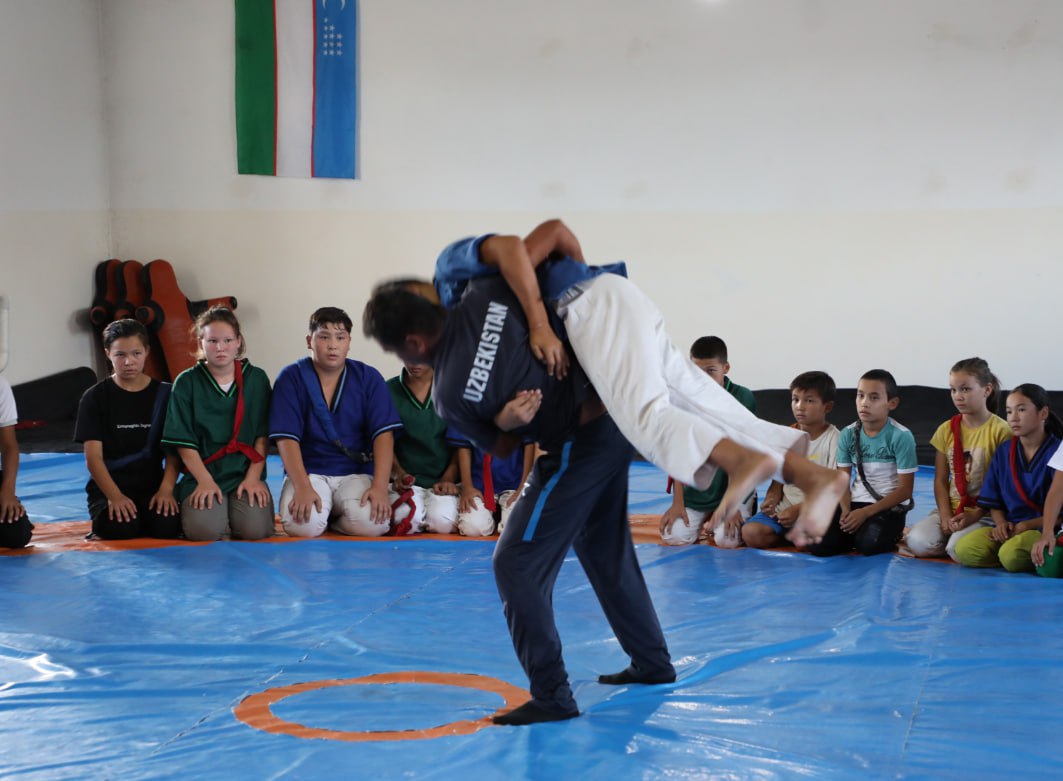 Nukus shahar Yakka kurash sport turlariga ixtisoslashtirilgan sport maktabi mahorat darsi tashkil etildi