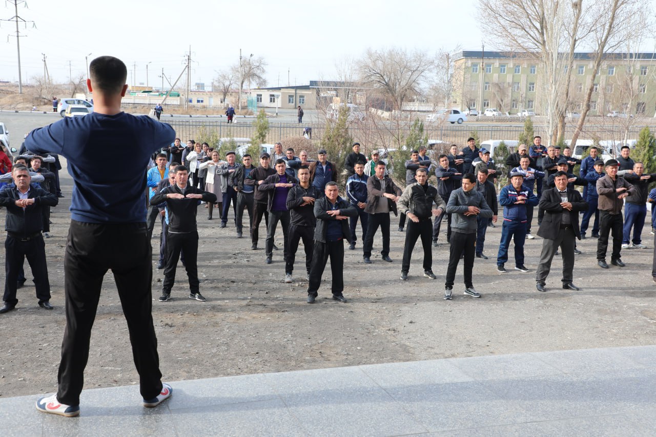 Nukus filialida 3+1 tizimi asosida tashkil etilgan amaliy mashg‘ulotlar ertalabki badantarbiya mashg‘ulotlari bilan boshlandi.