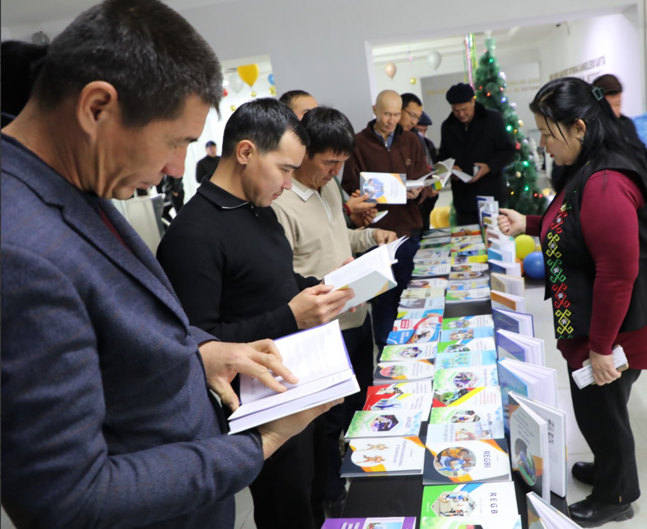 #Nukus_filiali Kitob ko‘rgazmasi